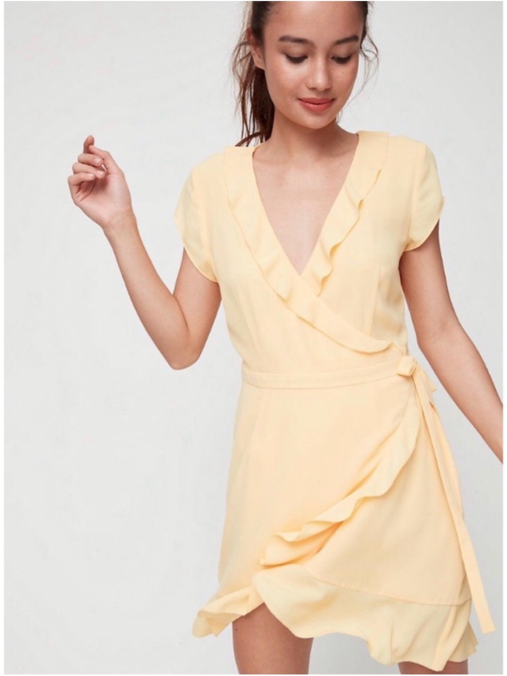 SUNDAY BEST | 4 Savoy Ruffle
Wrap Dress Aritzia